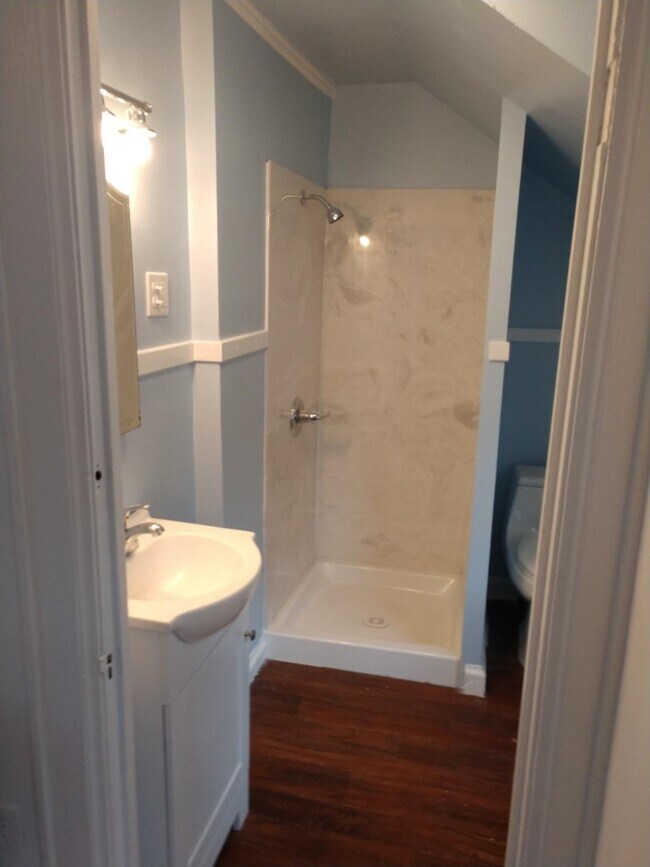 Building Photo - 1528 Quarrier St