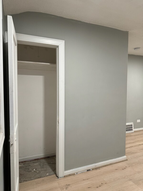 Building Photo - 7584 Hudson Ave