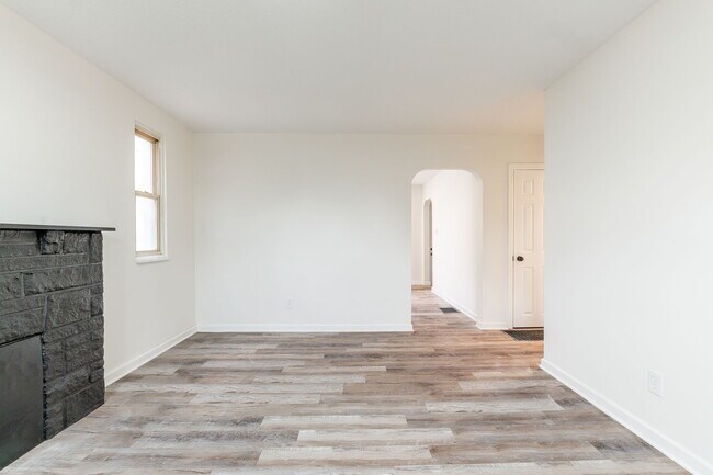 Building Photo - 2243 Safford Ave