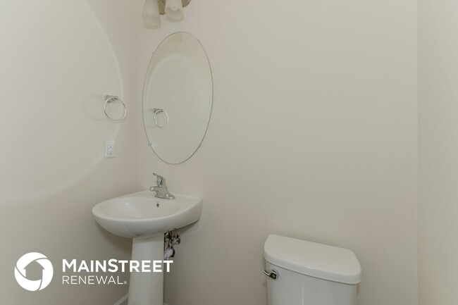 Building Photo - 2714 Swarm Ct