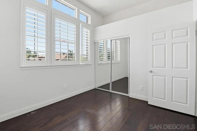 Building Photo - 561 Bayona Loop