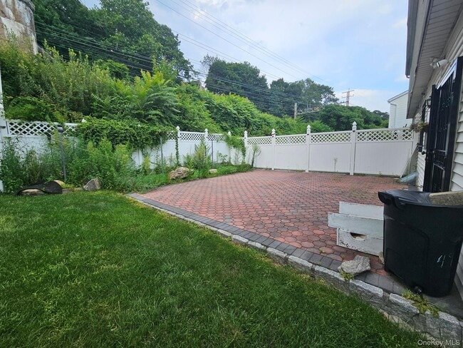 Building Photo - 49 Beechwood Ave