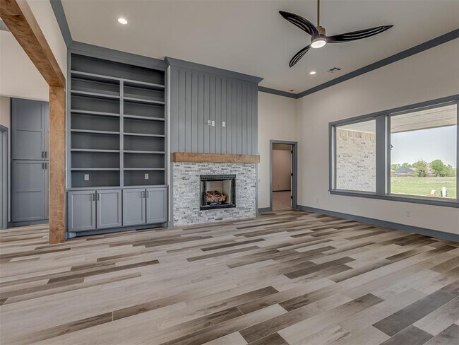 Building Photo - 9332 SW 33rd Pl