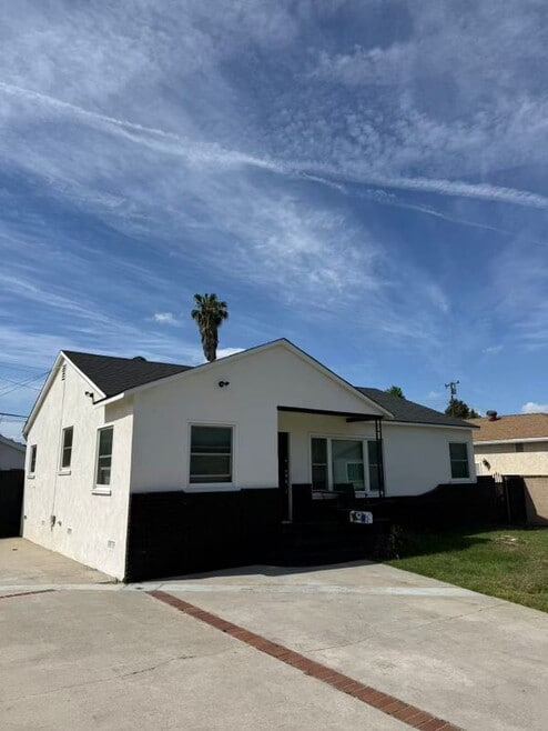 Building Photo - 1130 E Workman Ave