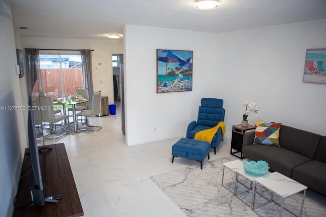 Building Photo - 200 SW 11th St