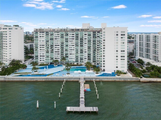 Building Photo - 1000 West Ave