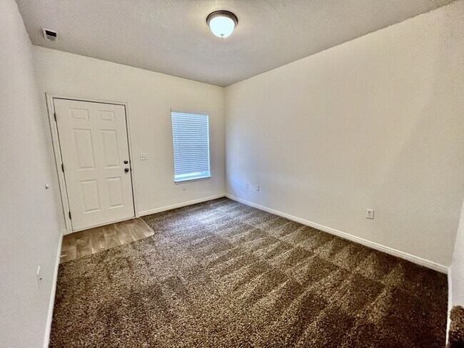 Building Photo - 5082 W Wind Rock Ln