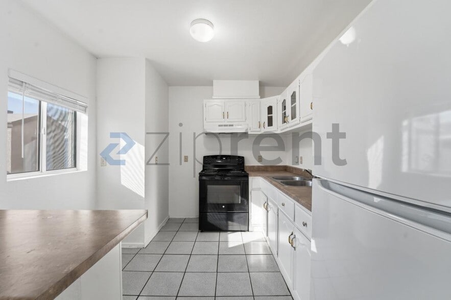 Building Photo - 8321 W Edwards St