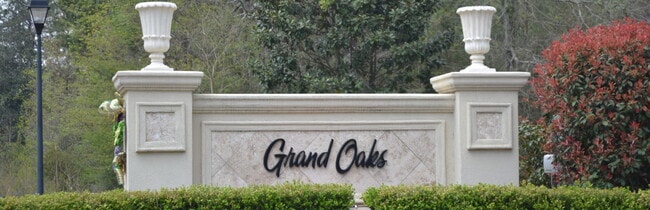 Building Photo - 717 English Oak Dr