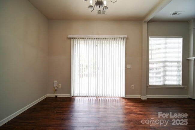 Building Photo - 9821 Carson Whitley Ave