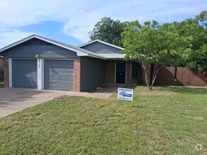 Building Photo - 3515 Plains Dr
