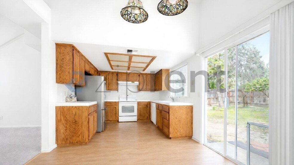 Building Photo - 9588 N Boyd Ave