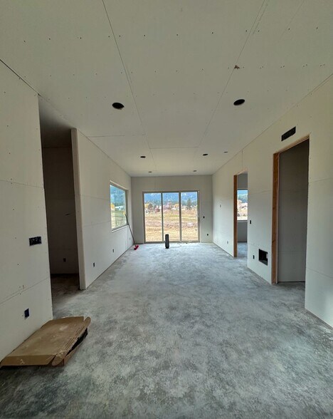 Building Photo - 1331 Roots Trl