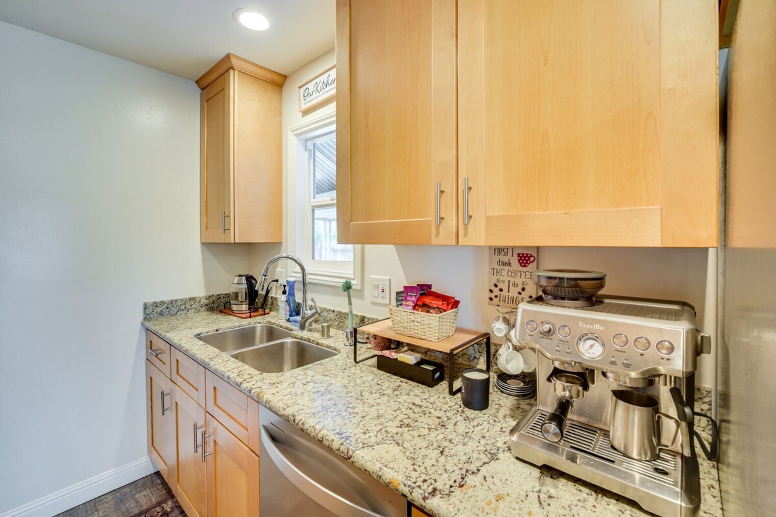 Building Photo - 4615 Armour Dr