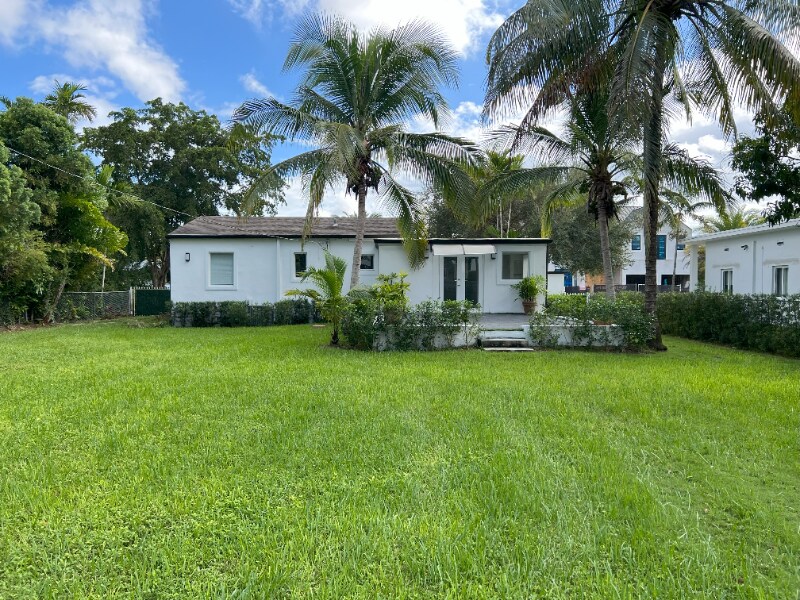 Building Photo - 6415 SW 82nd St