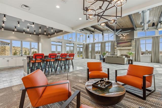 Building Photo - 812 Llano Falls Dr