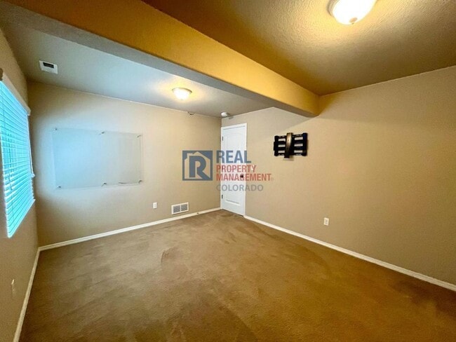 Building Photo - 10776 Forest Creek Dr