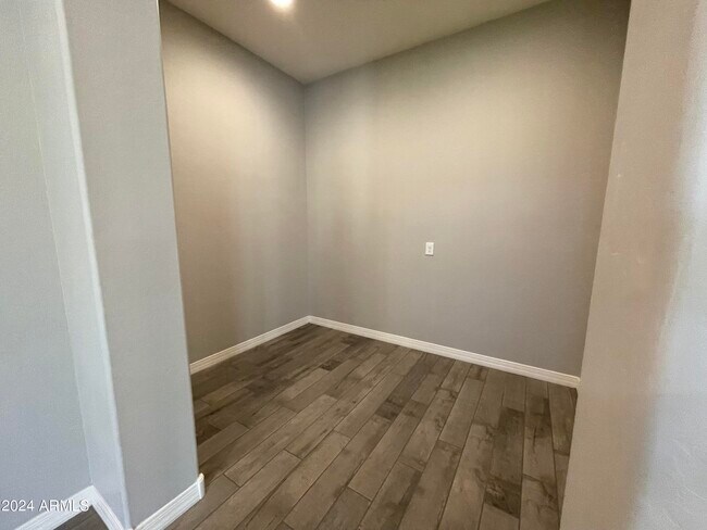 Building Photo - 22834 E Silver Crk Ln