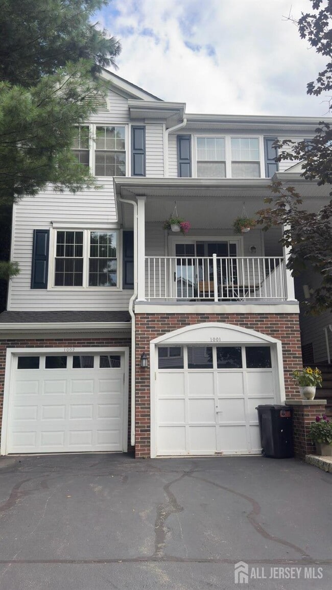 Primary Photo - 1001 Worthington Ct