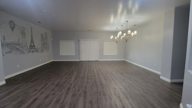 Building Photo - 10919 Golden Valley Dr