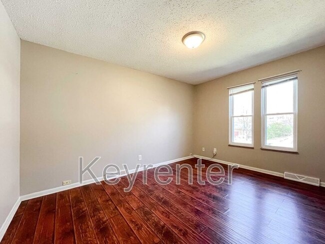 Building Photo - 12204 W Kingsgate Rd