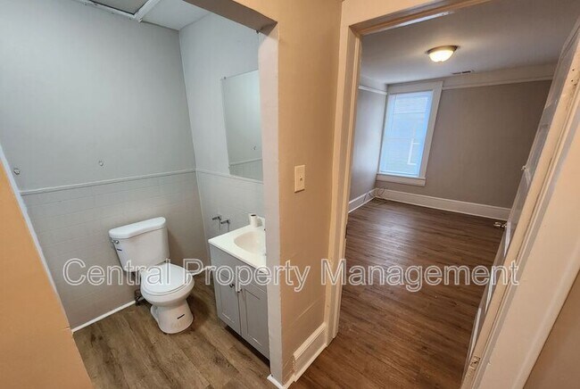 Building Photo - 212 McGarity St