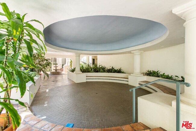 Building Photo - 15500 W Sunset Blvd