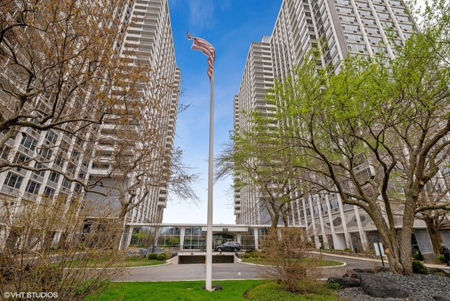 Primary Photo - 4250 N Marine Dr