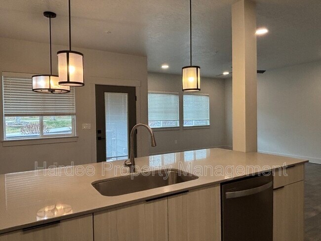 Building Photo - 3711 S Council Spring Rd