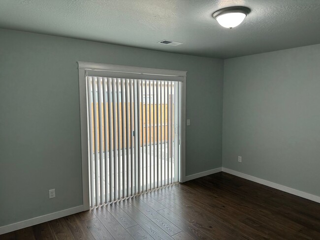 Building Photo - Brand new Medford Duplex for Rent!