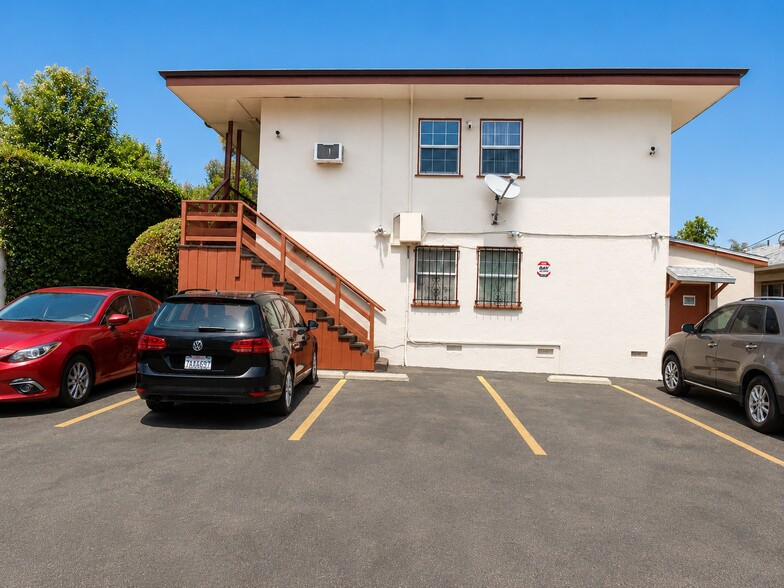 Building Photo - 11618 Riverside Dr