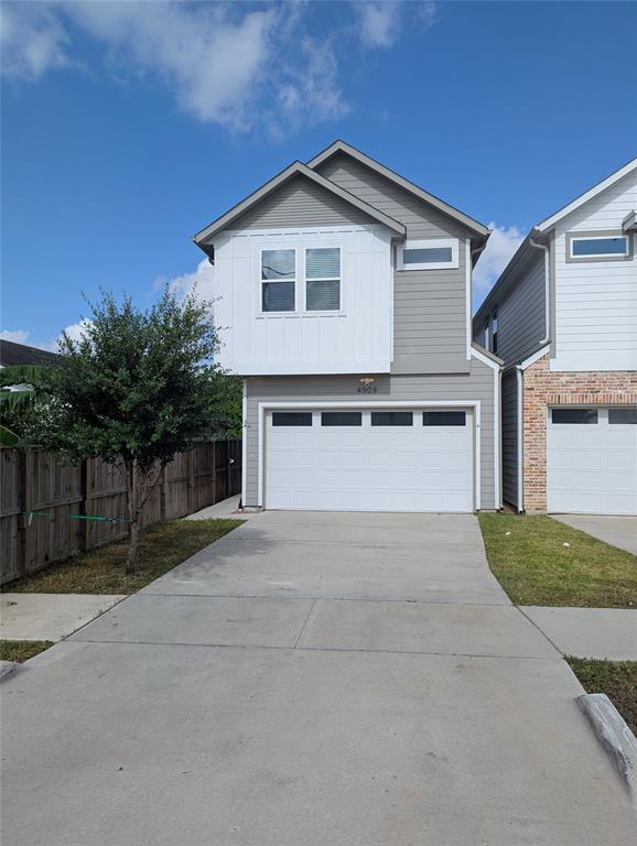 Building Photo - 4909 Fisk St