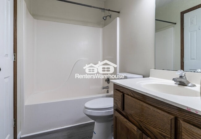 Building Photo - 1500 Galway Ct
