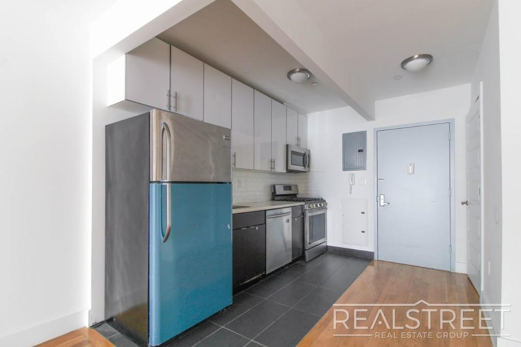 Building Photo - LUXURY LOFT in Queens!