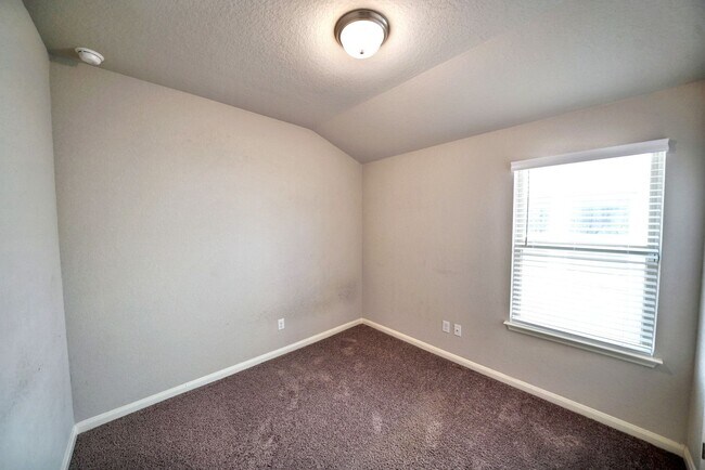 Building Photo - Gorgeous 4-Bedroom Home in Westpointe East...