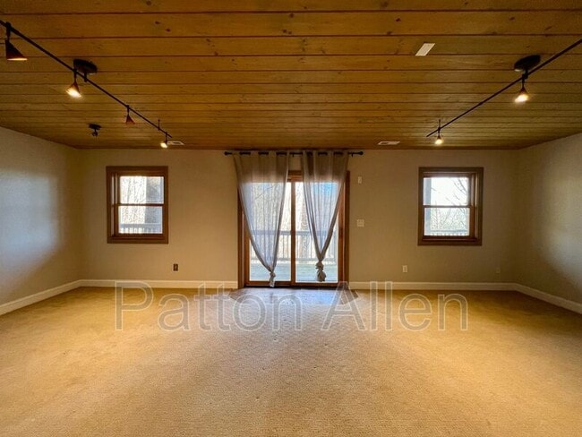 Building Photo - 212 Appleton Dr