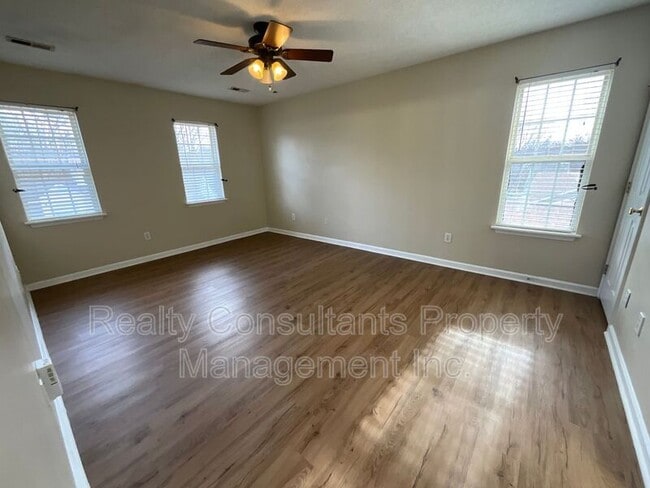 Building Photo - 600 Summerwalk Rd