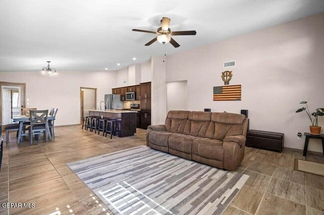 Building Photo - 1917 Tim Foster St