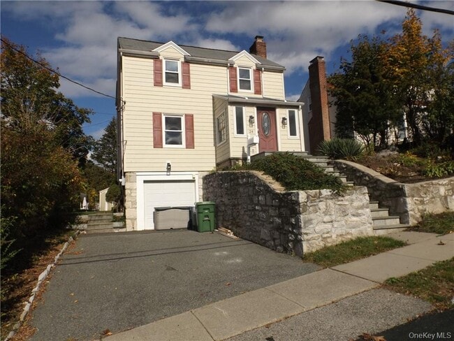 Building Photo - 24 Beechwood Ave