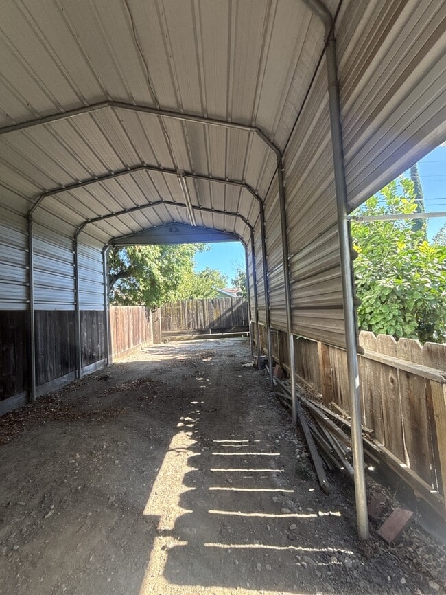 Building Photo - 1816 Fallon Ln