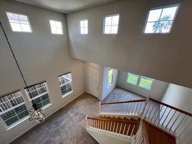 Building Photo - SPACIOUS FOUR BEDROOM HOUSE IN HAMILTON