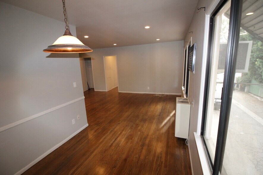 Building Photo - 5055 Laurel Canyon Blvd