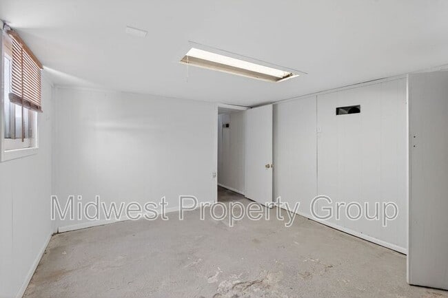 Building Photo - 8962 Burton Ave