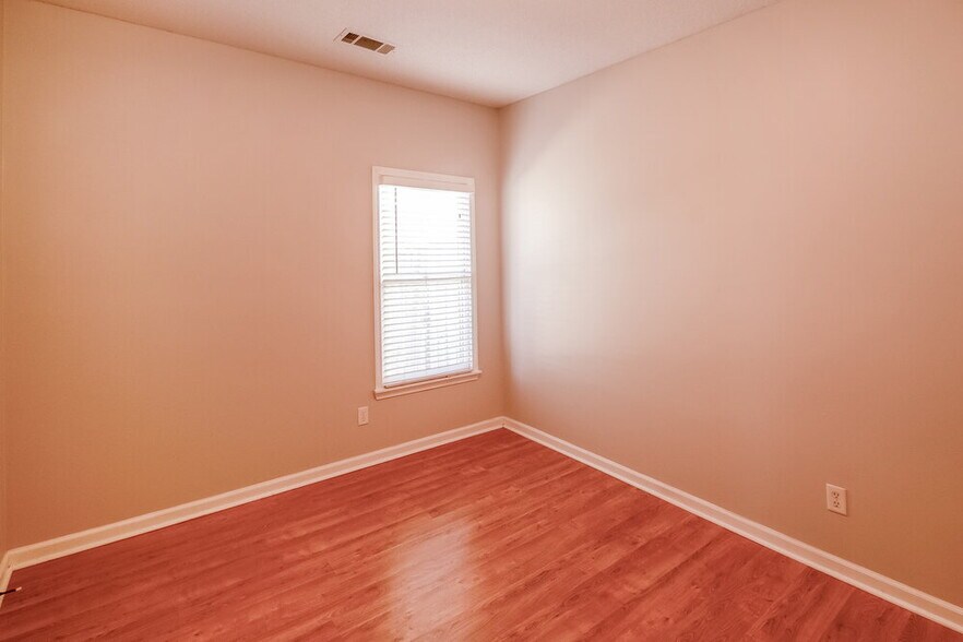 Building Photo - 2064 Milbrey St