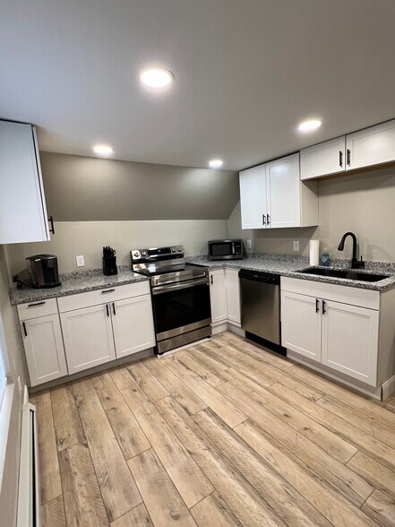 Building Photo - 4 Derusha Ln