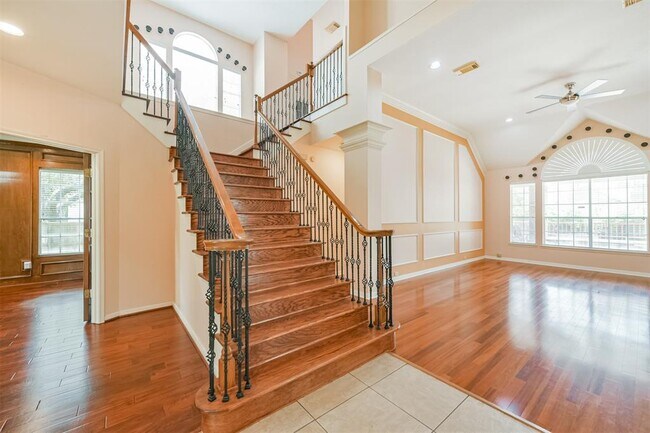 Building Photo - 4003 Bountiful Crest Ln