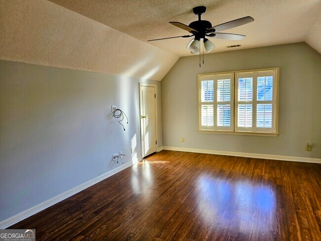 Building Photo - 270 North Dr