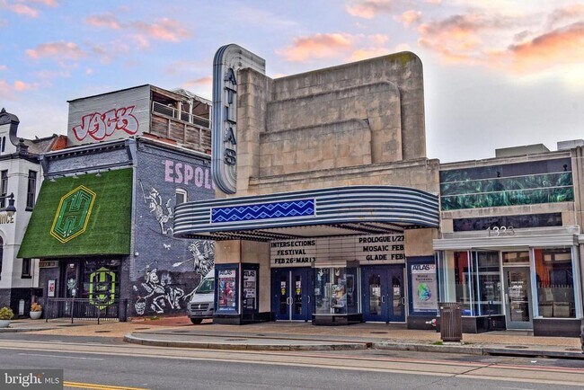 Building Photo - 1016 17th Pl NE