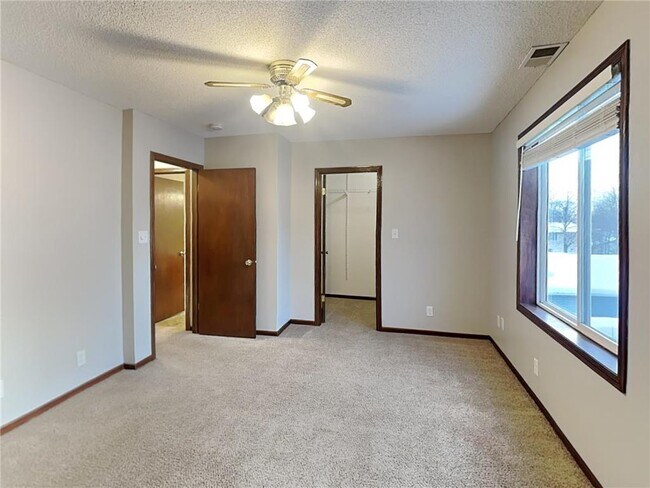 Building Photo - 891 Hazelwood St