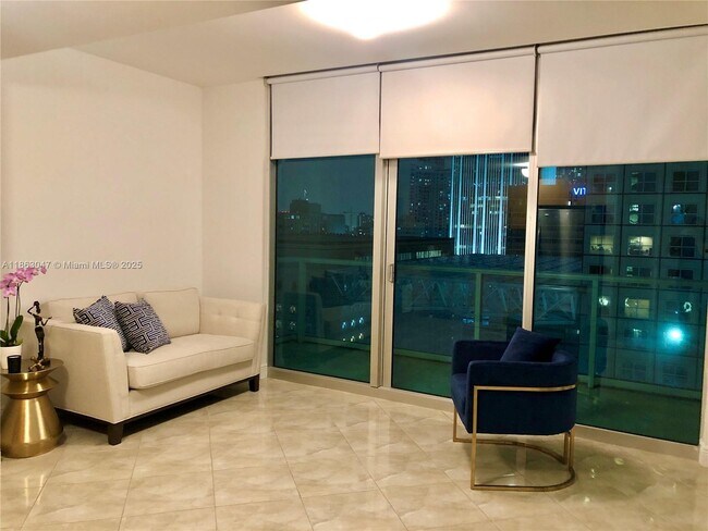 Building Photo - 300 S Biscayne Blvd